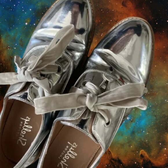 Shelly's of London Womens Silver Mirror Shoes Size 9.5 Never Worn - Picture 4 of 6